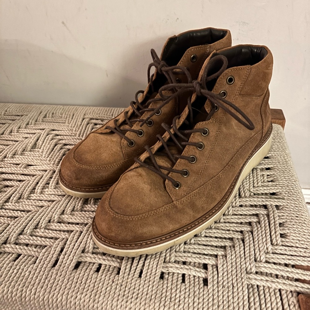 Men's Tan Suede Lace-Up Boots